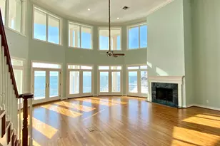 919 Long Reach Dr, Tiki Island, TX 77554 - Photo 8