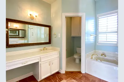 919 Long Reach Drive, Tiki Island, TX 77554 - Photo 24