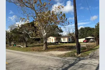 418 W Archer Road, Baytown, TX 77521 - Photo 4