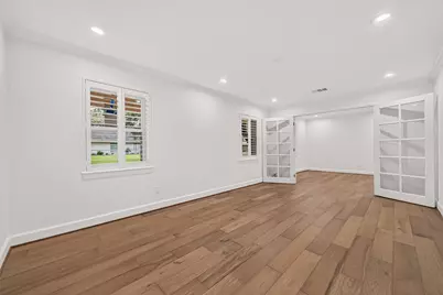 11322 Oak Spring Drive E, Houston, TX 77043 - Photo 6
