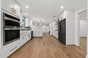 11322 Oak Spring Dr E, Houston, TX 77043 - Photo 18