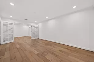11322 Oak Spring Dr E, Houston, TX 77043 - Photo 8