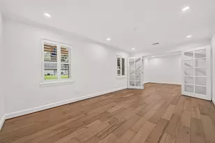 11322 Oak Spring Dr E, Houston, TX 77043 - Photo 8