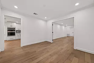 11322 Oak Spring Dr E, Houston, TX 77043 - Photo 8