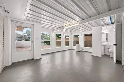11322 Oak Spring Drive E, Houston, TX 77043 - Photo 30