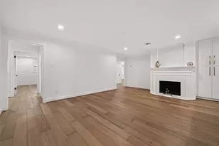 11322 Oak Spring Dr E, Houston, TX 77043 - Photo 12