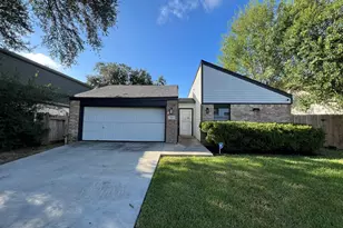 7807 Secretariat Ln, Houston, TX 77071 - Photo 2
