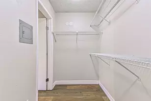 7106 N Holiday Dr, Galveston, TX 77550 - Photo 26