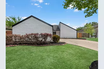 2231 Round Lake Dr, Houston, TX 77077 - Photo 2