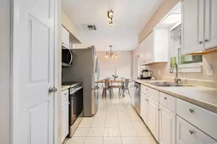 17223 Fife Ln, Webster, TX 77598 - Photo 6