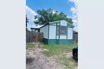 420 10th Street, Hempstead, TX 77445 - Photo 1