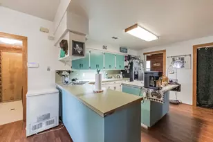 605 NE Clayton St, Dayton, TX 77535 - Photo 4