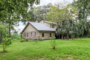 605 NE Clayton St, Dayton, TX 77535 - Photo 16