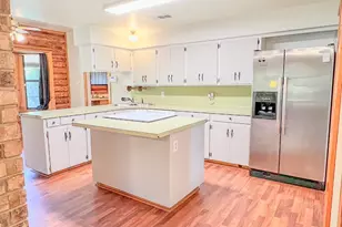 605 NE Clayton St, Dayton, TX 77535 - Photo 18