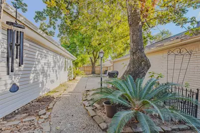 5895 Southern Hills Drive, Houston, TX 77069 - Photo 24