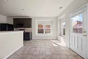 6527 Hunters Trace Ln, Baytown, TX 77521 - Photo 8