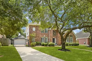 1327 Blackthorne Dr, Houston, TX 77094 - Photo 2