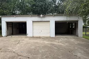 9084 Peggy Dr, Montgomery, TX 77316 - Photo 2