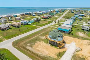 810 Surf Dr, Surfside Beach, TX 77541 - Photo 4