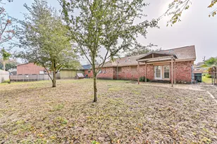 7010 Yucca Dr, Galveston, TX 77551 - Photo 28