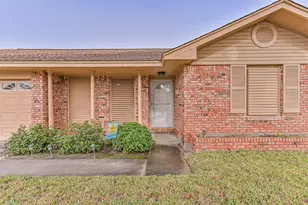 7010 Yucca Dr, Galveston, TX 77551 - Photo 4