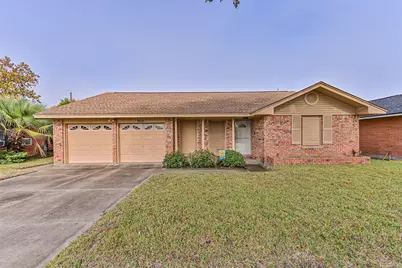 7010 Yucca Drive, Galveston, TX 77551 - Photo 2