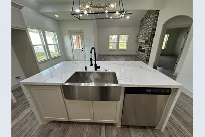 223 Laurel Street, Lake Jackson, TX 77566 - Photo 6