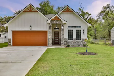 223 Laurel Street, Lake Jackson, TX 77566 - Photo 1
