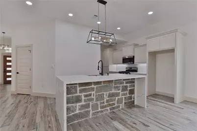 223 Laurel Street, Lake Jackson, TX 77566 - Photo 6