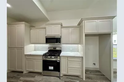 223 Laurel Street, Lake Jackson, TX 77566 - Photo 8