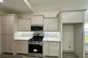 223 Laurel St, Lake Jackson, TX 77566 - Photo 8