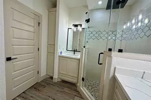 223 Laurel St, Lake Jackson, TX 77566 - Photo 14