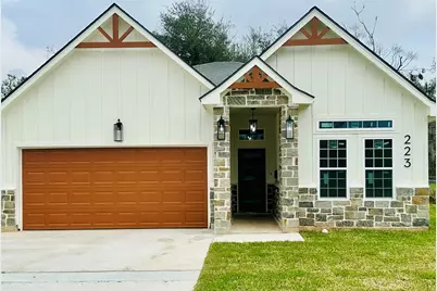 223 Laurel Street, Lake Jackson, TX 77566 - Photo 1