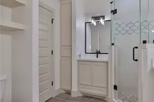 223 Laurel St, Lake Jackson, TX 77566 - Photo 14