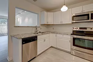 2829 Timmons Ln, Houston, TX 77027 - Photo 14