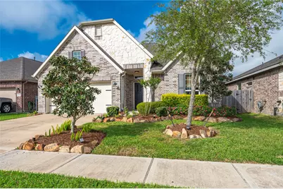 1851 Belle Place, Alvin, TX 77511 - Photo 2