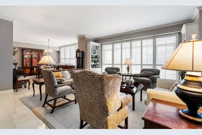 1100 Uptown Park Boulevard #23, Houston, TX 77056 - Photo 6