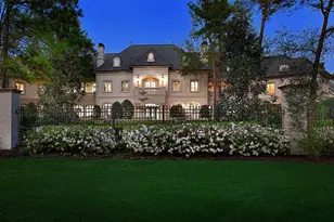 88 W Grand Regency Cir, The Woodlands, TX 77382 - Photo 2