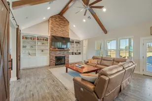 921 Azalea Dr, Franklin, TX 77856 - Photo 12