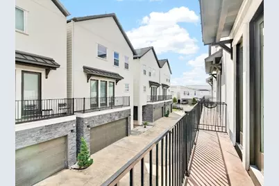 2014 Saint Charles Street, Houston, TX 77003 - Photo 4