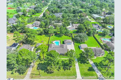 803 Greenbriar Avenue, Friendswood, TX 77546 - Photo 48