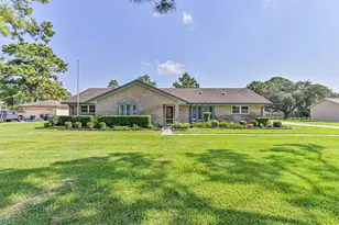 803 Greenbriar Ave, Friendswood, TX 77546 - Photo 2