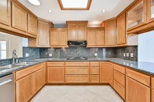 803 Greenbriar Ave, Friendswood, TX 77546 - Photo 18