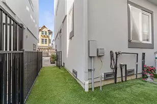 1144 W 17th St, Houston, TX 77008 - Photo 36