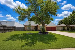2818 Spa Dr, Deer Park, TX 77536 - Photo 2