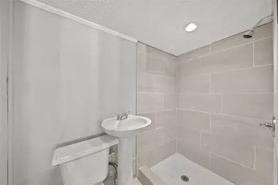 2835 Dragonwick Drive, Houston, TX 77045 - Photo 18