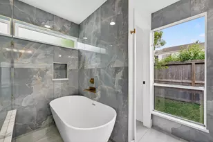 2218 Ashford Hollow Ln, Houston, TX 77077 - Photo 10