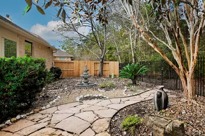 146 E Northcastle Circle, The Woodlands, TX 77384 - Photo 30