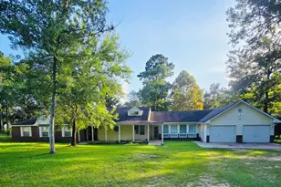 173 W George Jones Rd, Livingston, TX 77351 - Photo 2