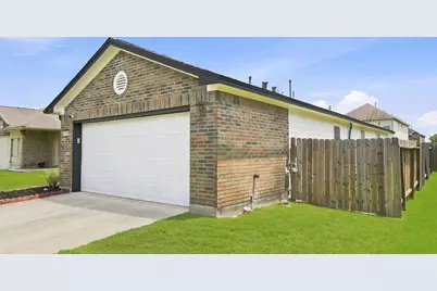 10702 Jordan Heights Drive, Houston, TX 77016 - Photo 4